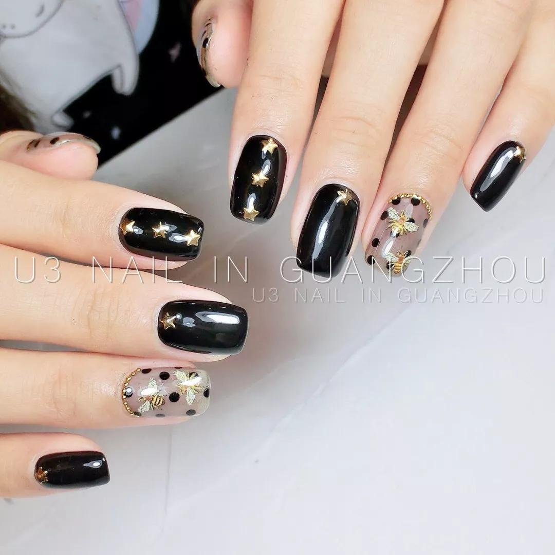想不到透透的黑色美甲也能这么美！