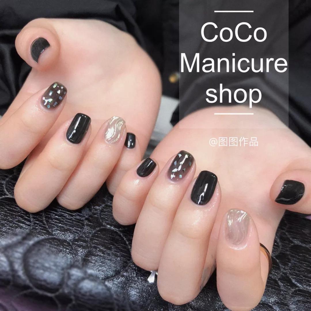 想不到透透的黑色美甲也能这么美！