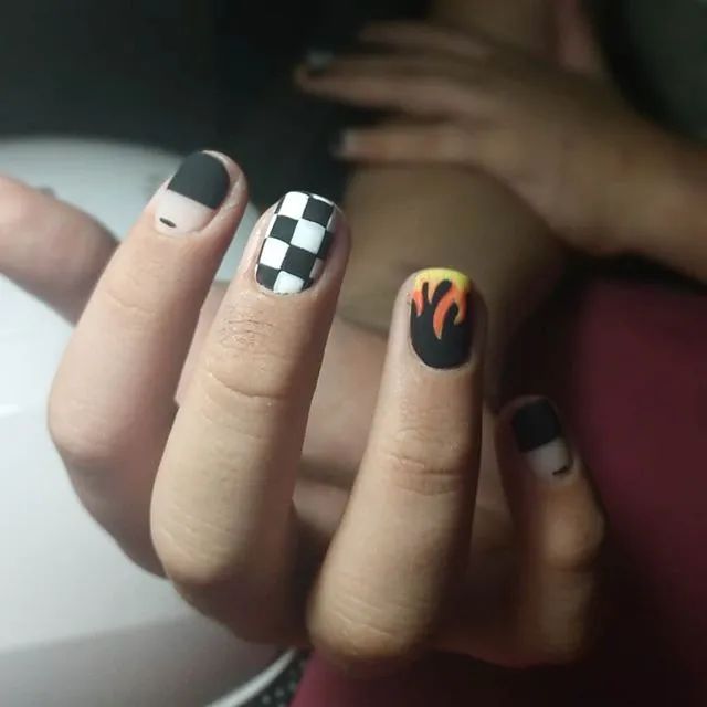 Lisa、宋妍霏……同款美甲，我都给你们扒出来了！