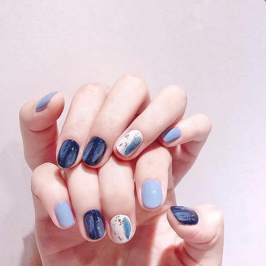 高级！这才是蓝色美甲的正确打开方式