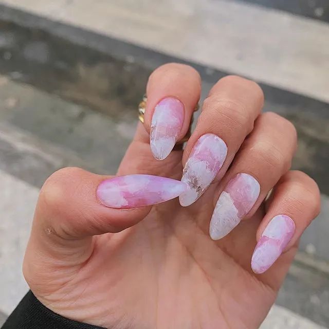 Lisa、宋妍霏……同款美甲，我都给你们扒出来了！