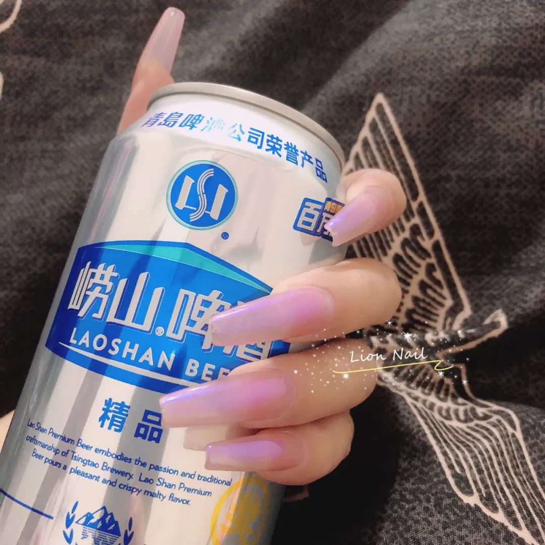 今天吃瓜吃累了，还是看点欧美风美甲养养眼吧