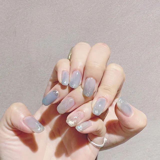 高级！这才是蓝色美甲的正确打开方式