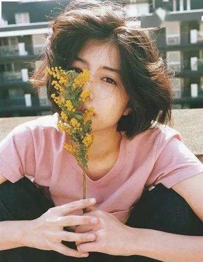 今年春夏超流行的4组配色，穿对了巨显白巨显贵！