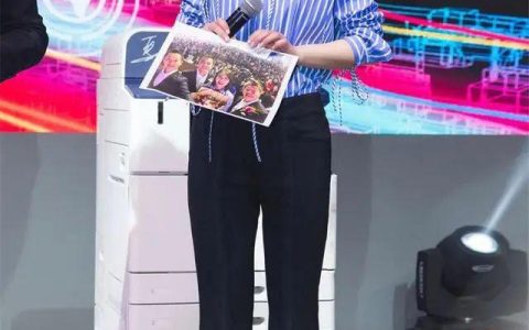 阔腿裤过时了！池州的妈妈们迷恋过的“微喇裤”又火了起来，显瘦更显高