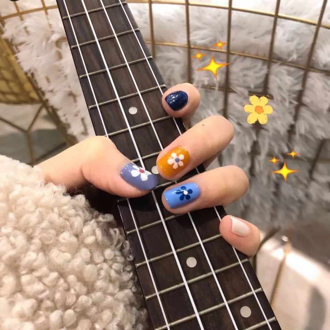 快看！彩虹色系、小清新美甲是你喜欢的风格吗？