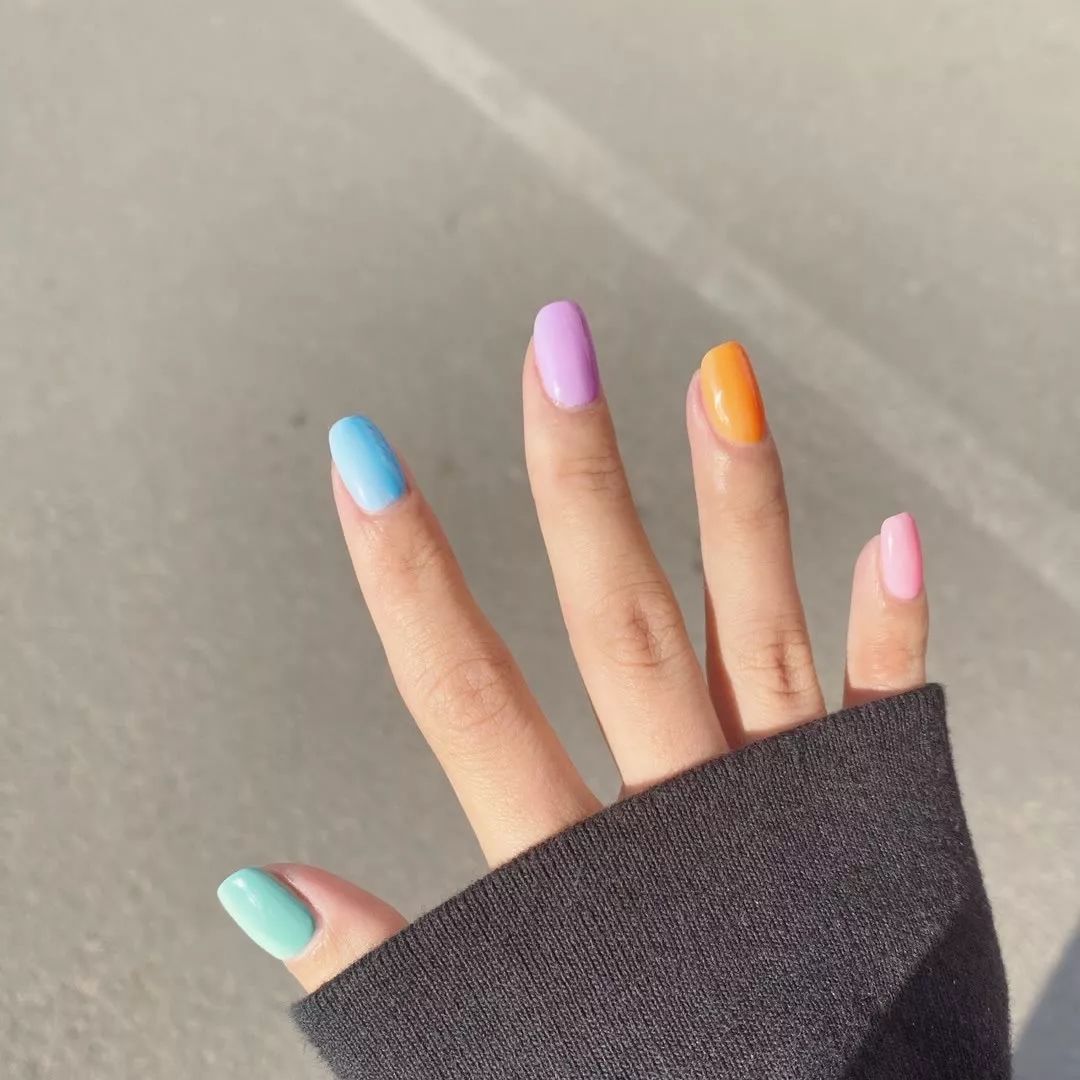 快看！彩虹色系、小清新美甲是你喜欢的风格吗？