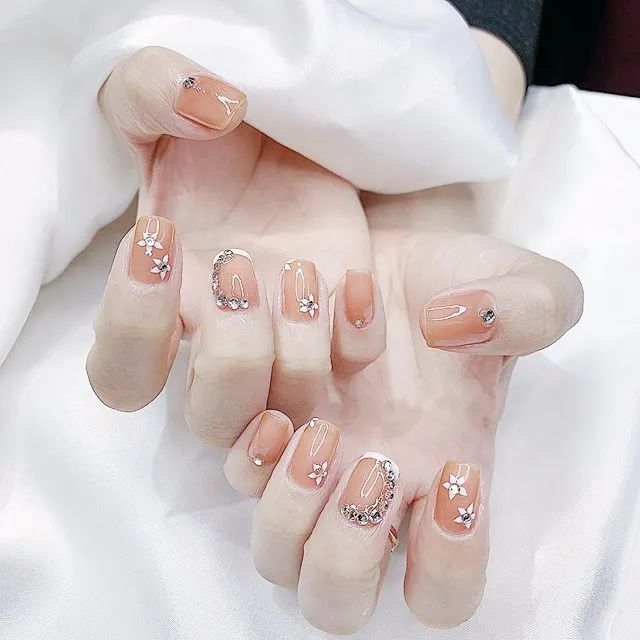 5月份看你的星座做什么美甲色能旺运？