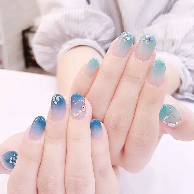 高级！这才是蓝色美甲的正确打开方式