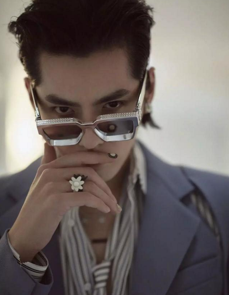 Lisa、宋妍霏……同款美甲，我都给你们扒出来了！