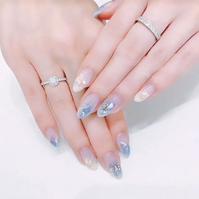 高级！这才是蓝色美甲的正确打开方式