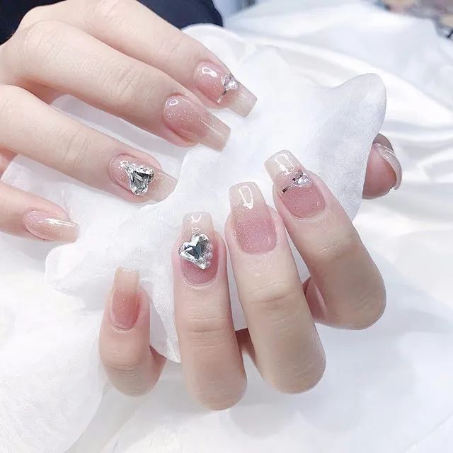 5月份看你的星座做什么美甲色能旺运？