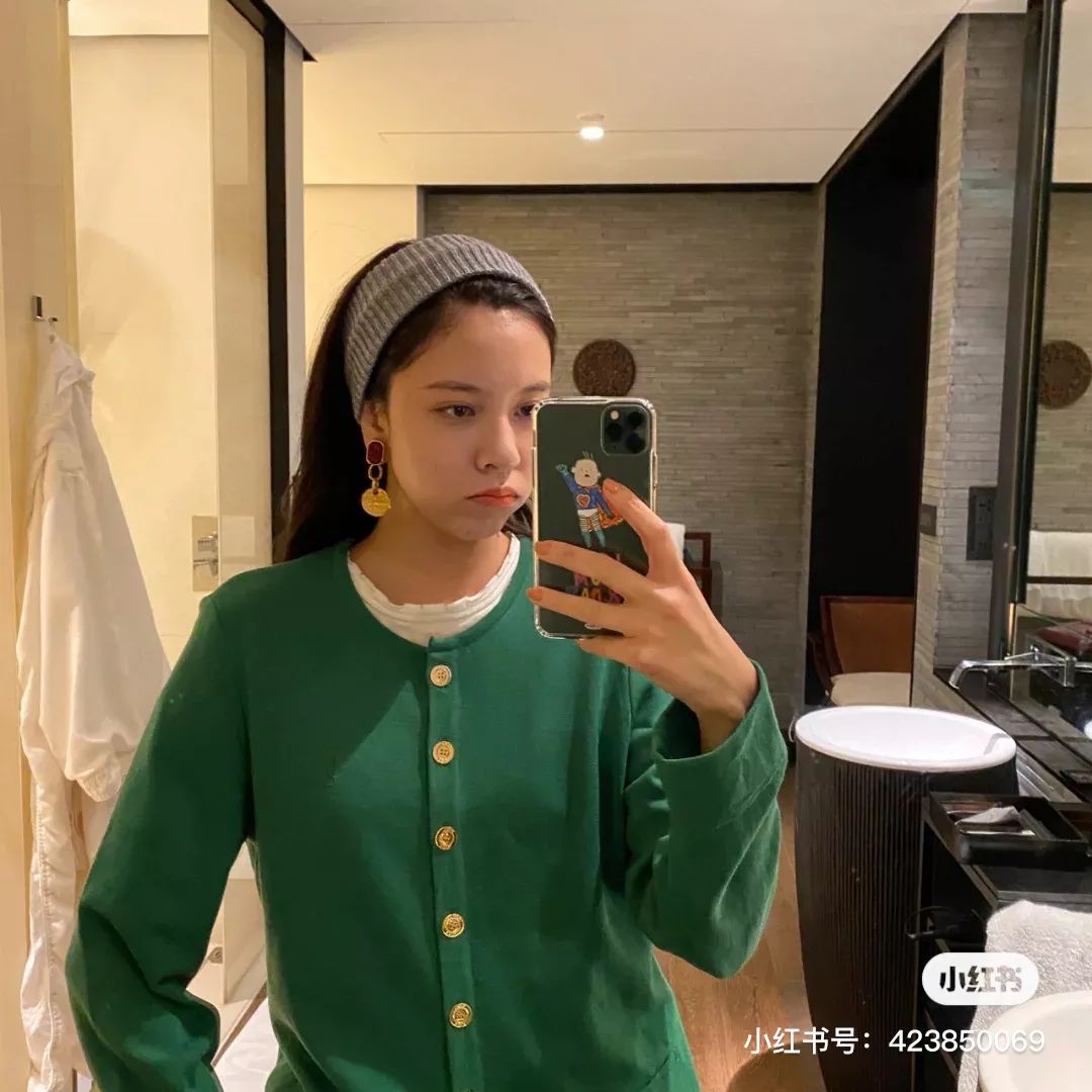 Lisa、宋妍霏……同款美甲，我都给你们扒出来了！