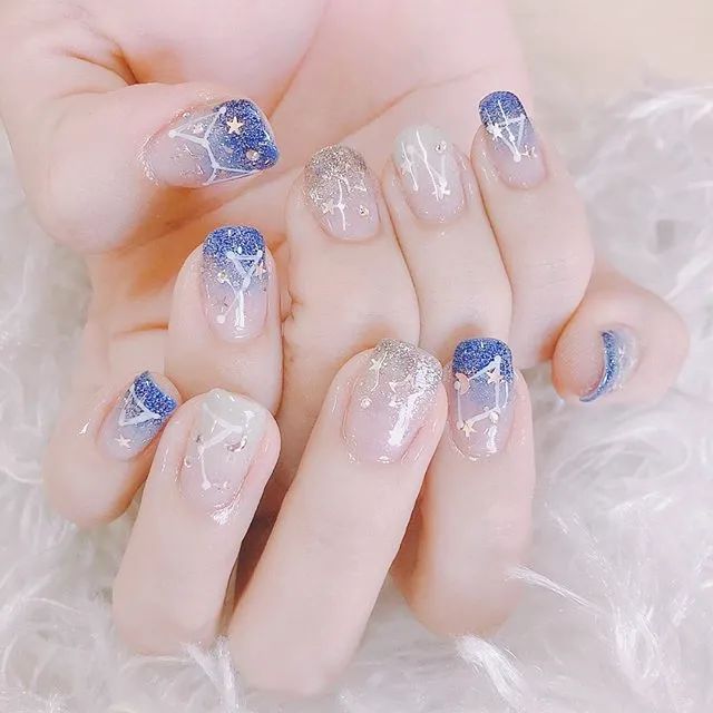 高级！这才是蓝色美甲的正确打开方式