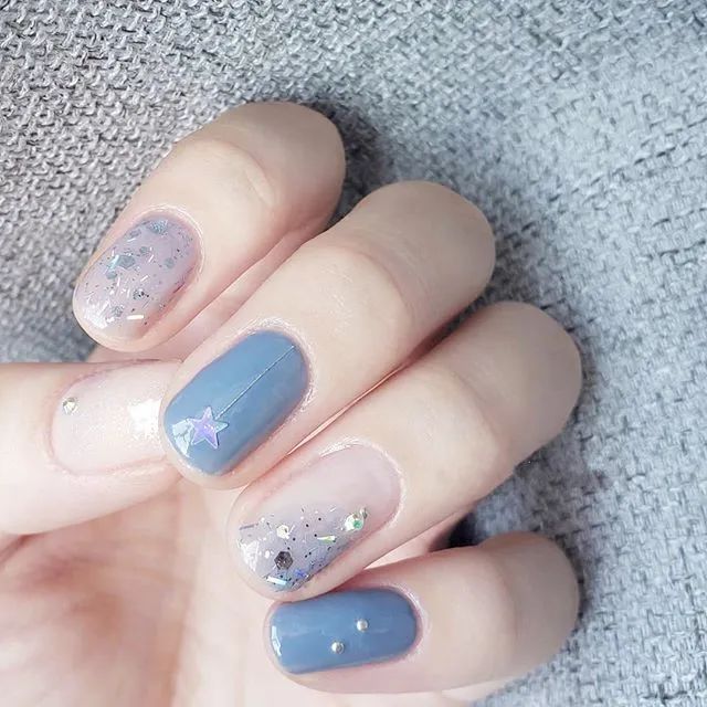 高级！这才是蓝色美甲的正确打开方式