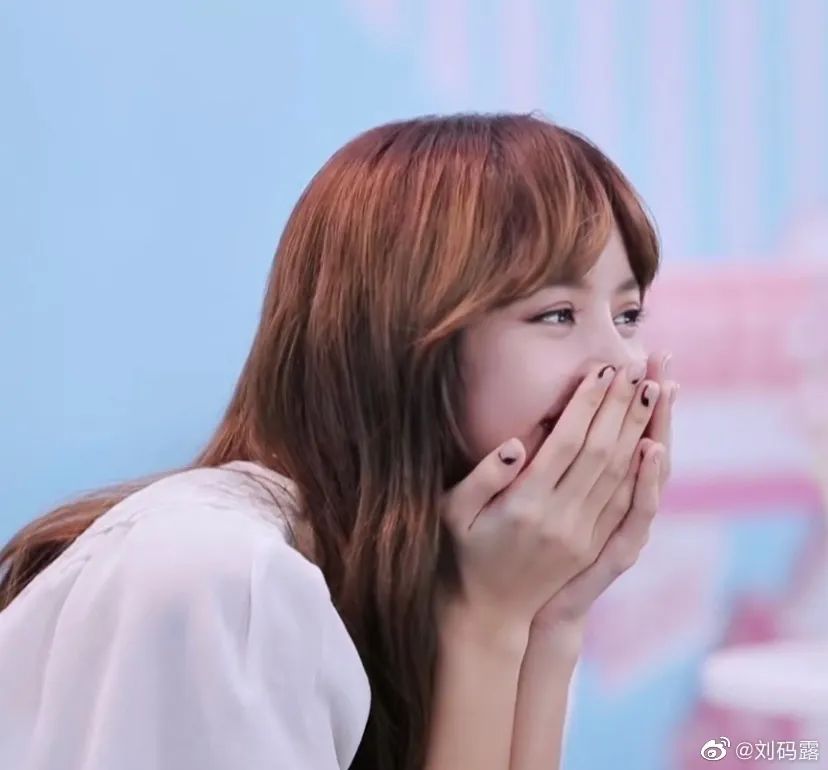 Lisa、宋妍霏……同款美甲，我都给你们扒出来了！