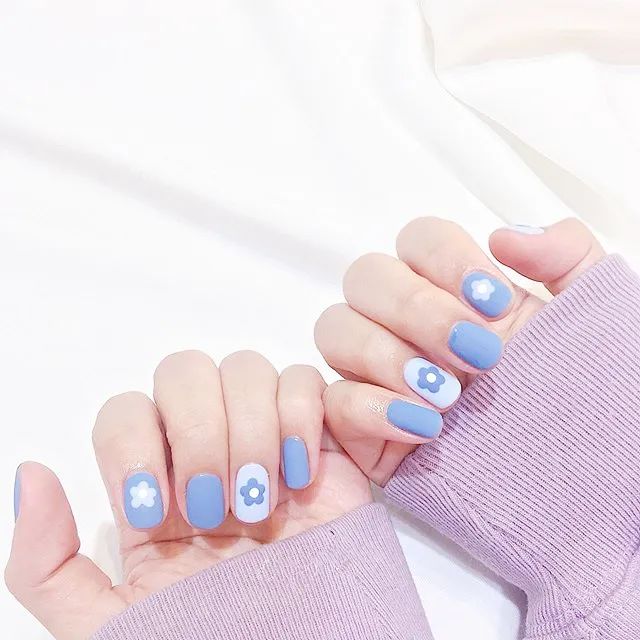 高级！这才是蓝色美甲的正确打开方式
