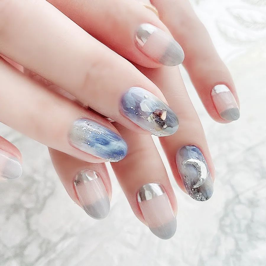 高级！这才是蓝色美甲的正确打开方式