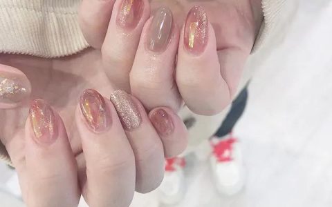 “玻璃纸美甲”你还没做？我被种草了！