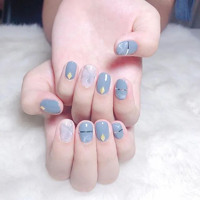 高级！这才是蓝色美甲的正确打开方式