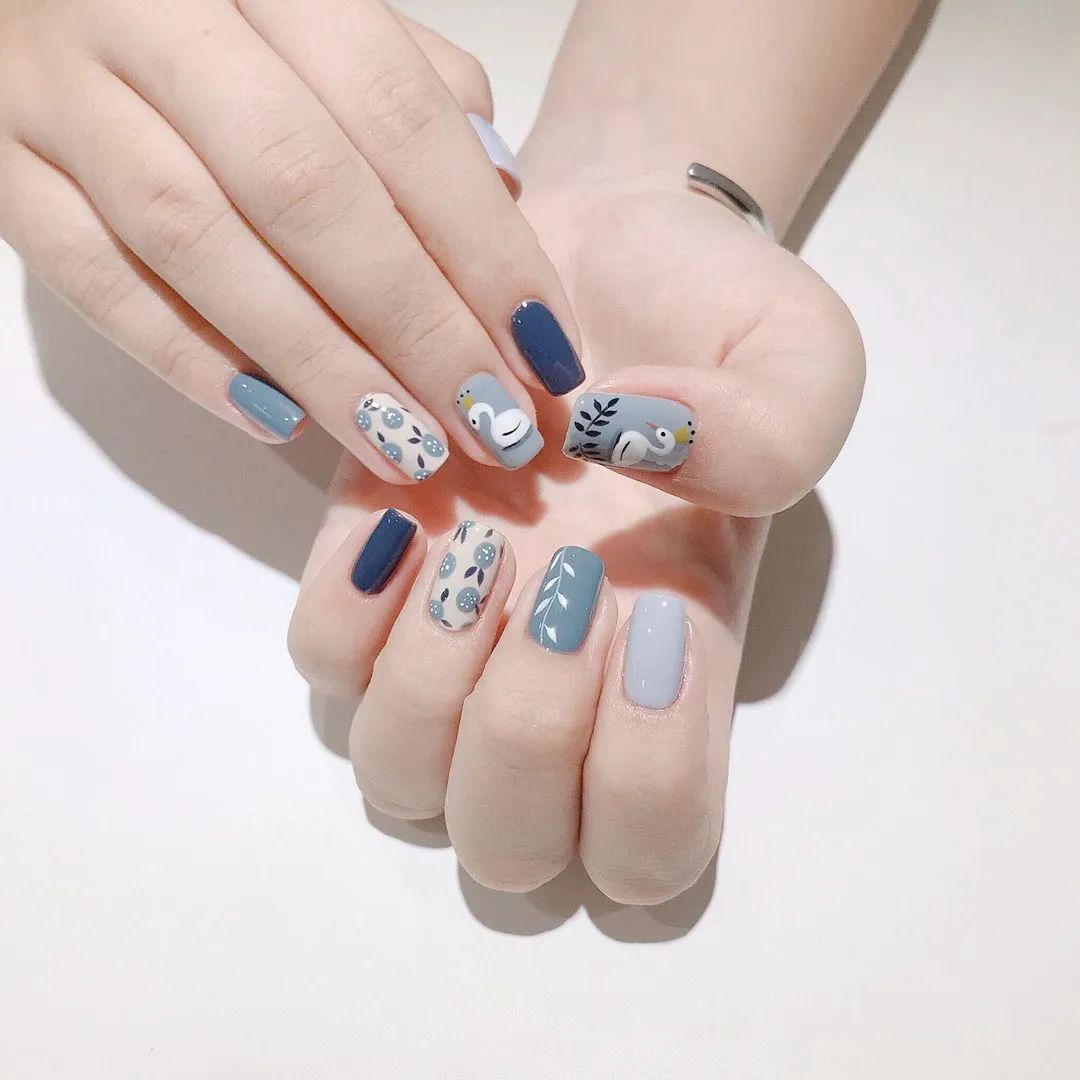 高级！这才是蓝色美甲的正确打开方式