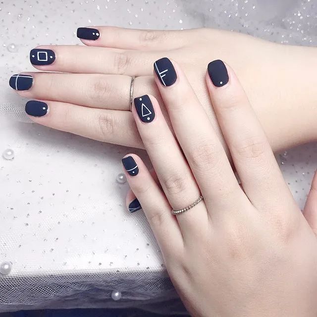 5月份看你的星座做什么美甲色能旺运？