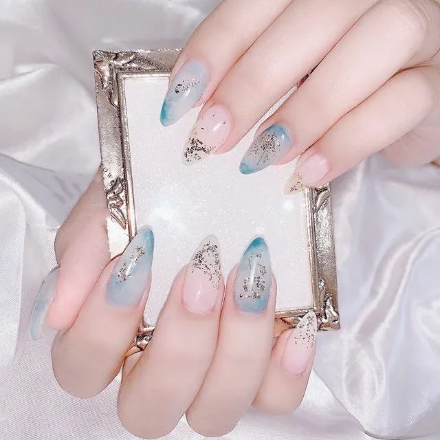 高级！这才是蓝色美甲的正确打开方式