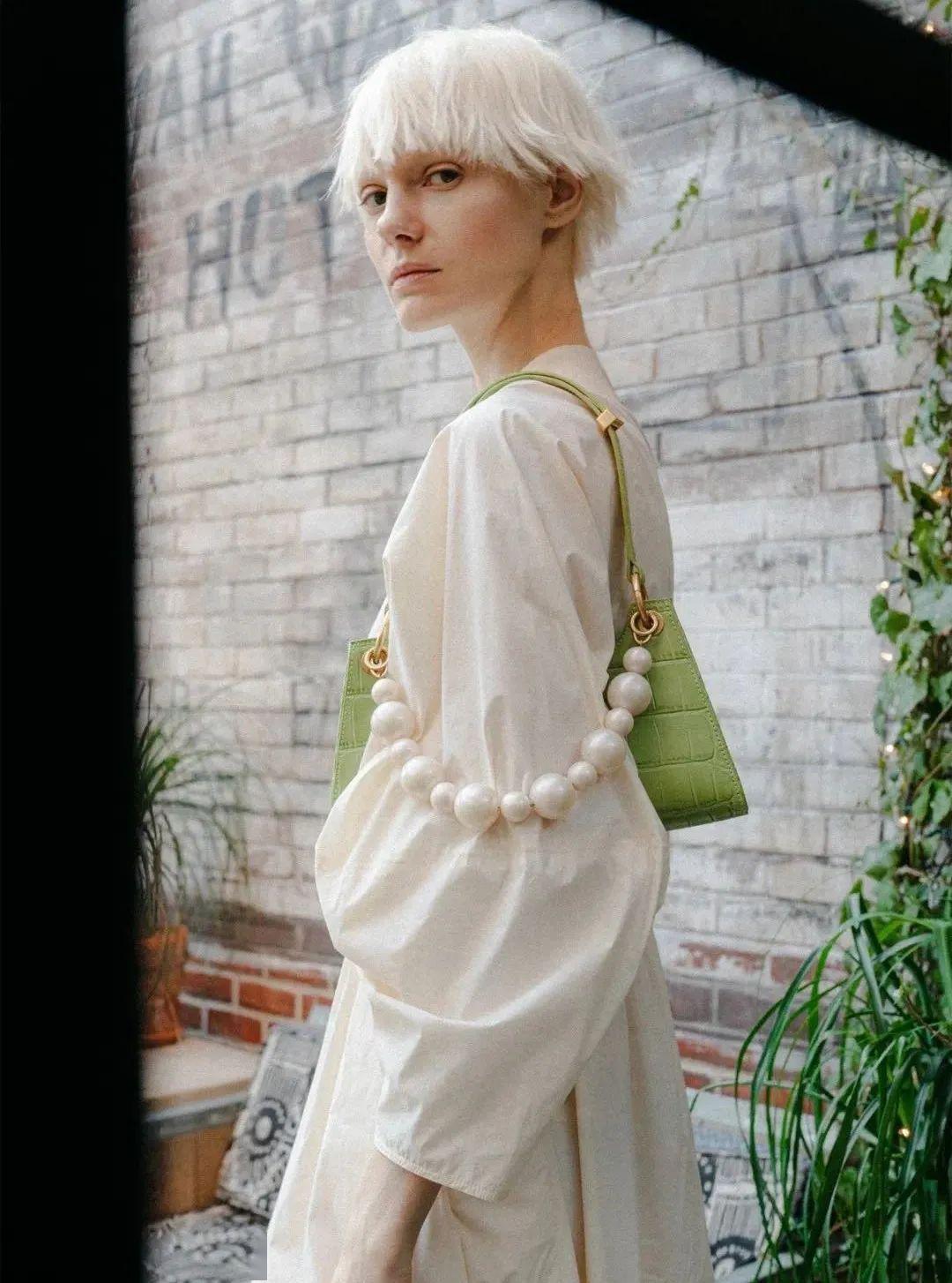 今年春夏超流行的4组配色，穿对了巨显白巨显贵！