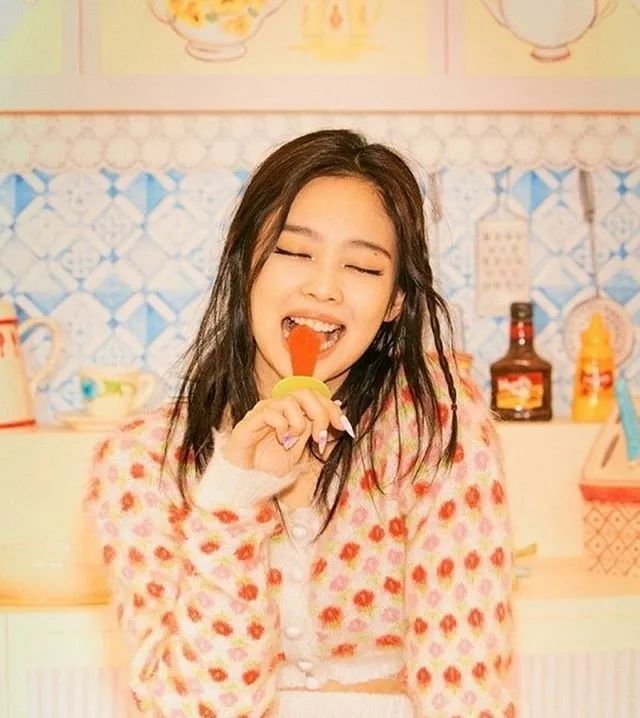 Lisa、宋妍霏……同款美甲，我都给你们扒出来了！