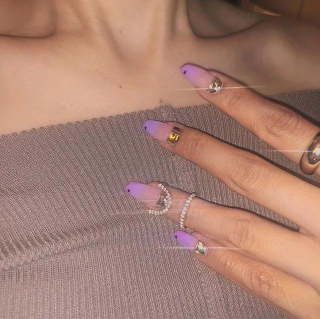 Lisa、宋妍霏……同款美甲，我都给你们扒出来了！