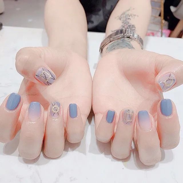 高级！这才是蓝色美甲的正确打开方式