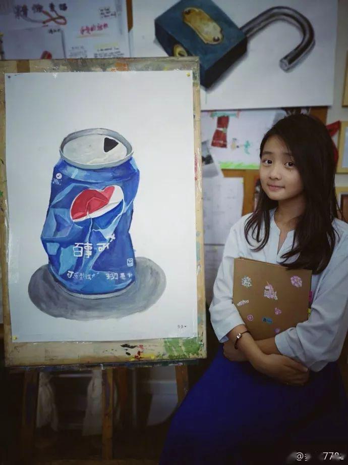 黄磊女儿穿露腰bra上热搜引争议：孙莉，你怎么养的女儿！