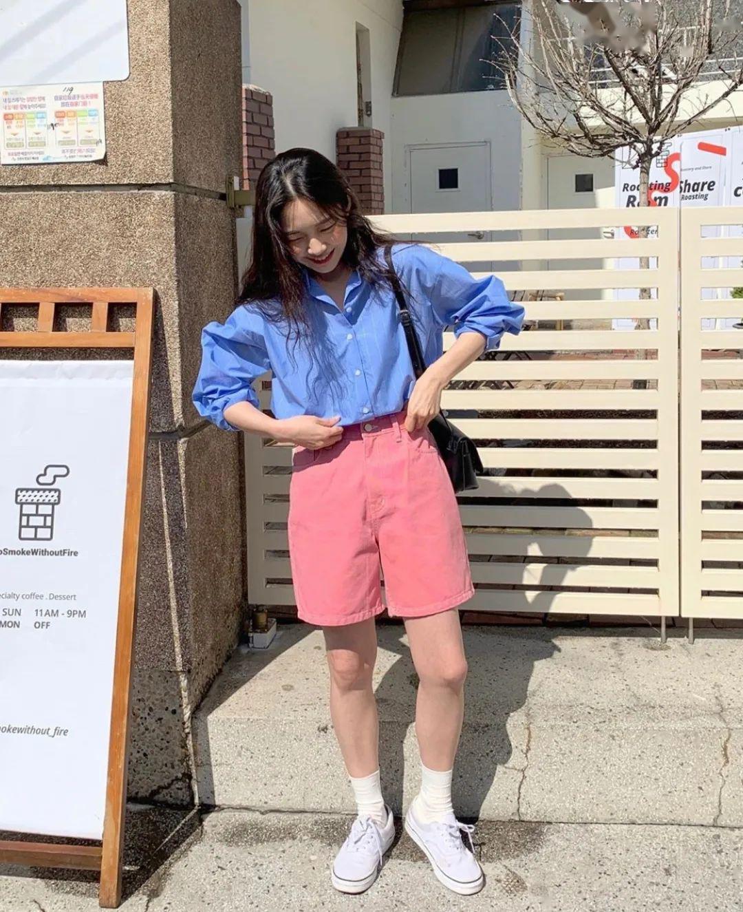 别再穿黑白灰了，今年巨火的 “ 初恋色 ” 简直美哭 ！