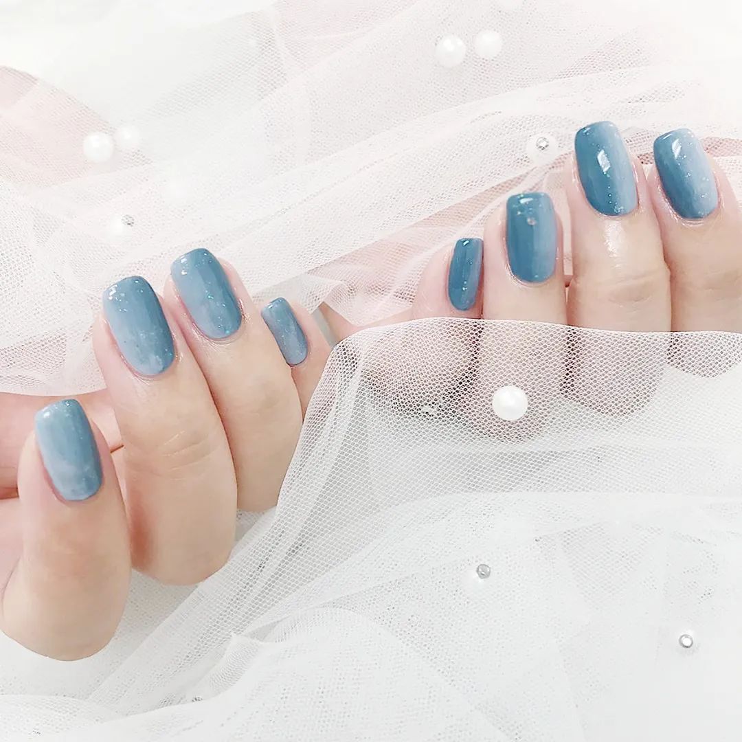 高级！这才是蓝色美甲的正确打开方式