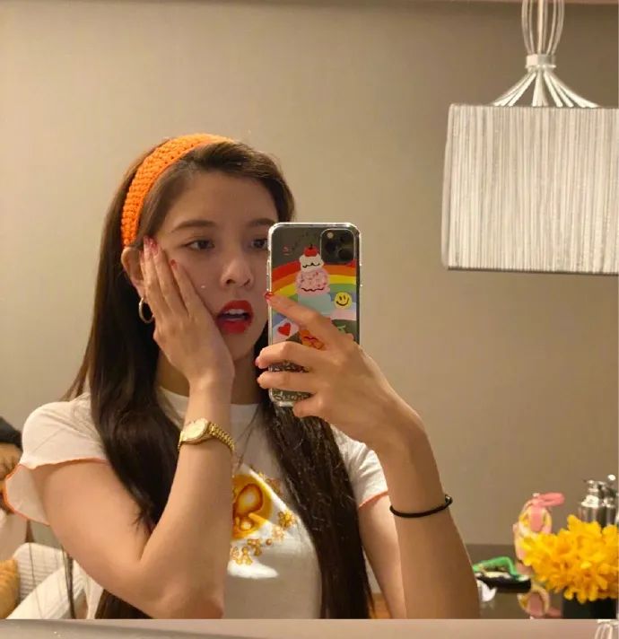 Lisa、宋妍霏……同款美甲，我都给你们扒出来了！