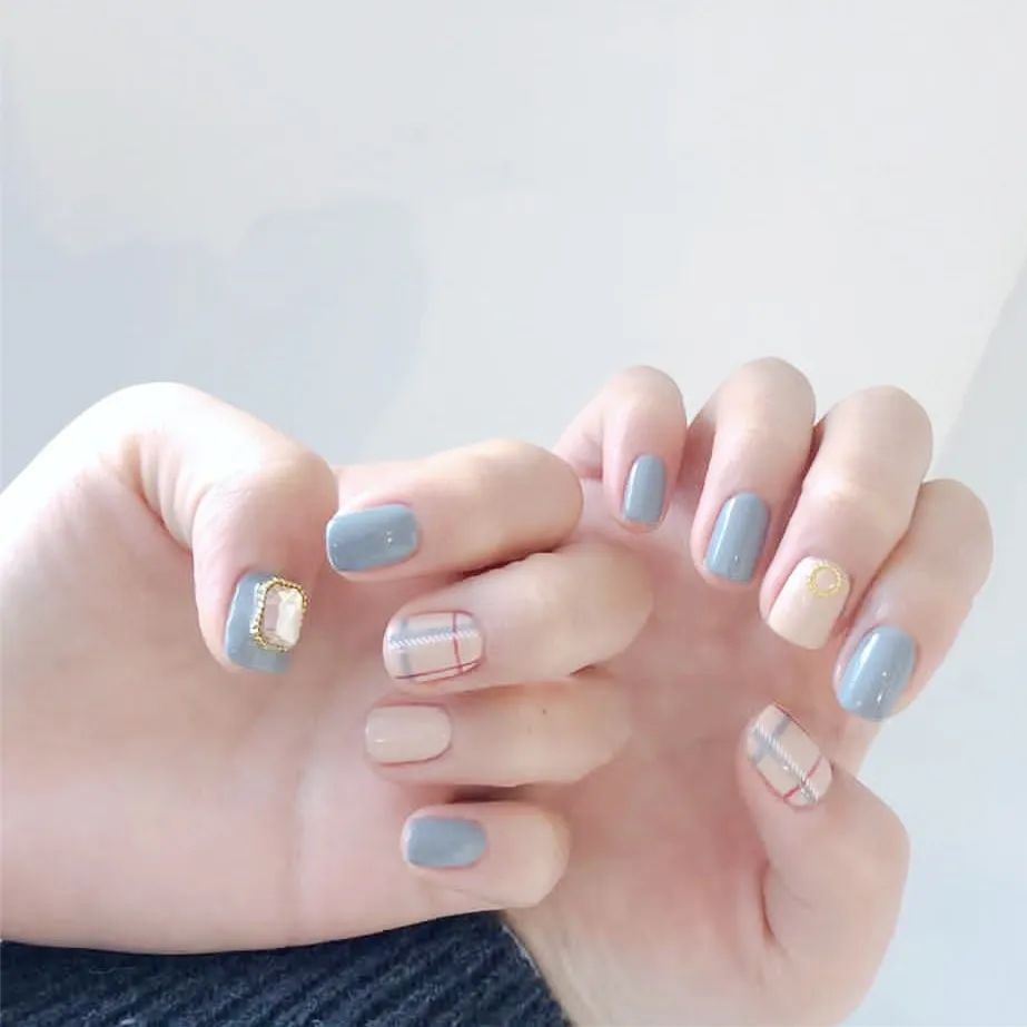 高级！这才是蓝色美甲的正确打开方式