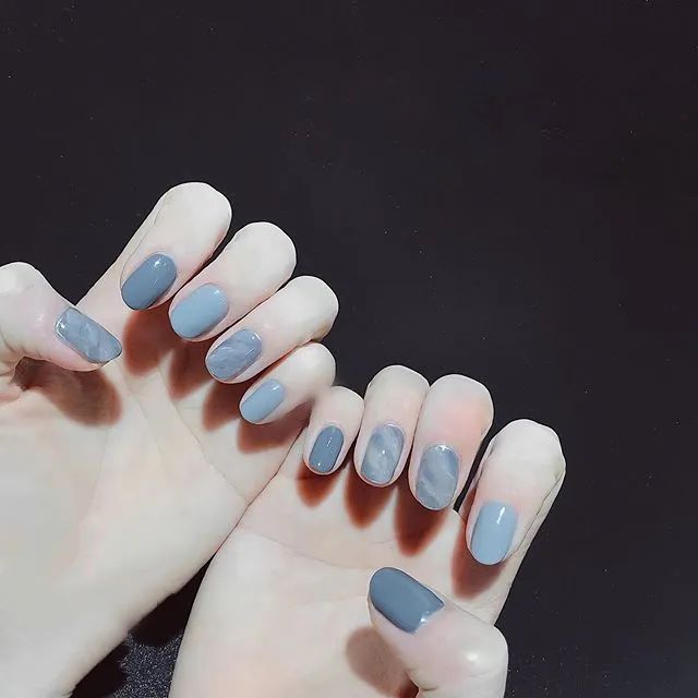 高级！这才是蓝色美甲的正确打开方式