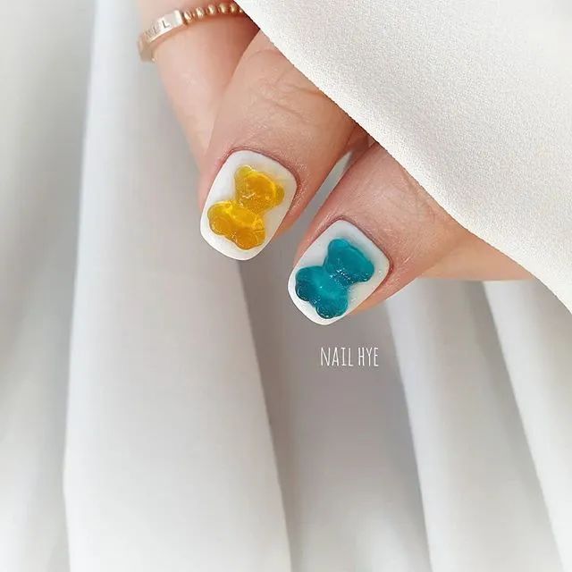 Lisa、宋妍霏……同款美甲，我都给你们扒出来了！