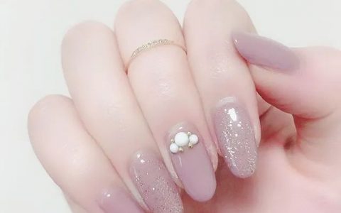 精致的简约美甲，是最有格调地