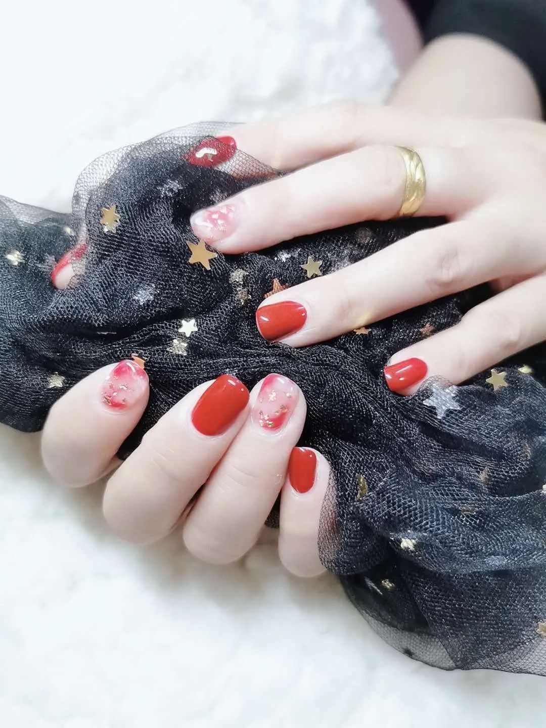 来看看大家最近都做了什么美甲款式