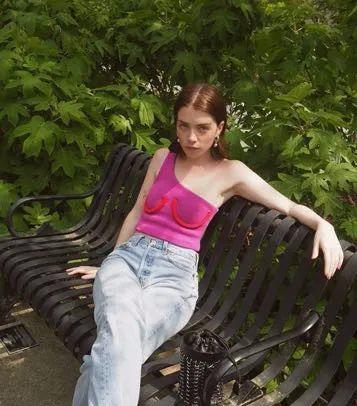 老头背心穿起来，甜辣cool girl 回头率百分百