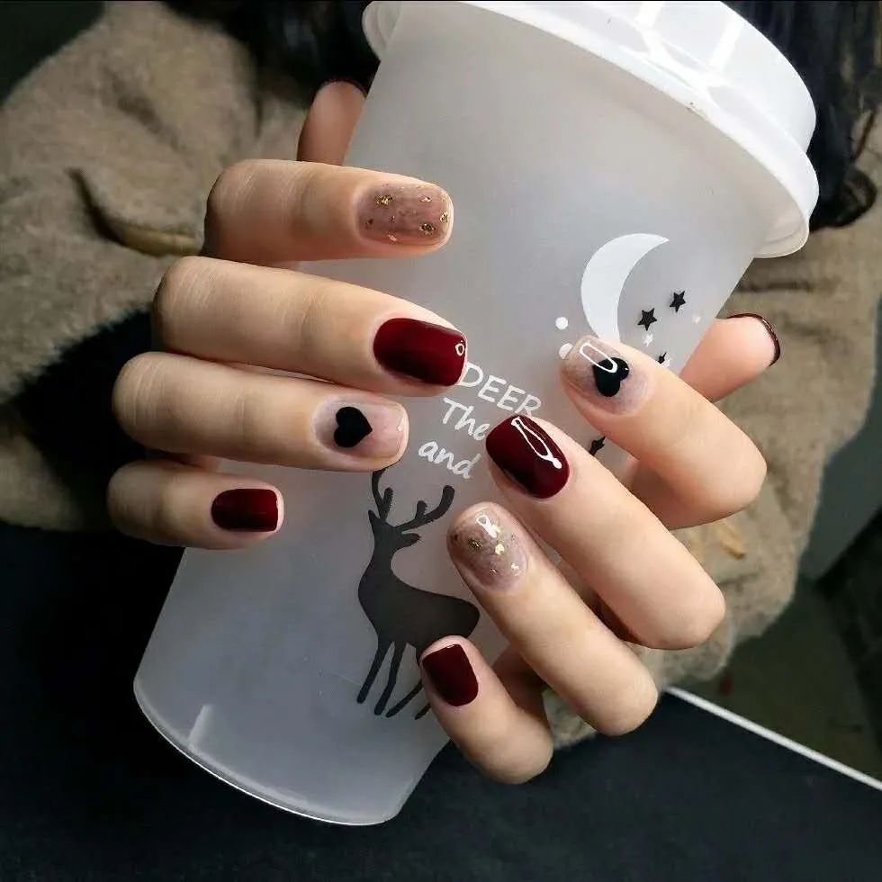 来看看大家最近都做了什么美甲款式