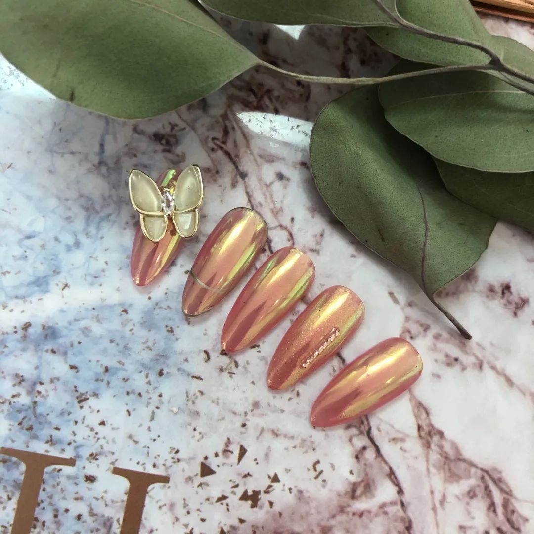 来看看大家最近都做了什么美甲款式