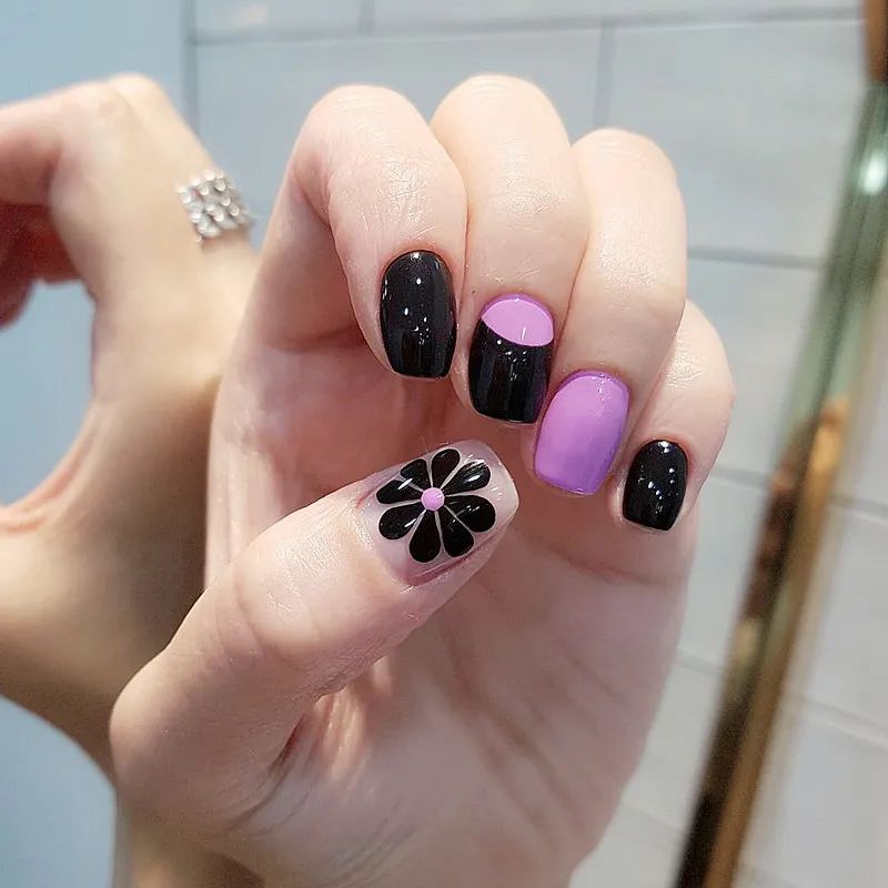 黑色美甲怎么搭，更高级？