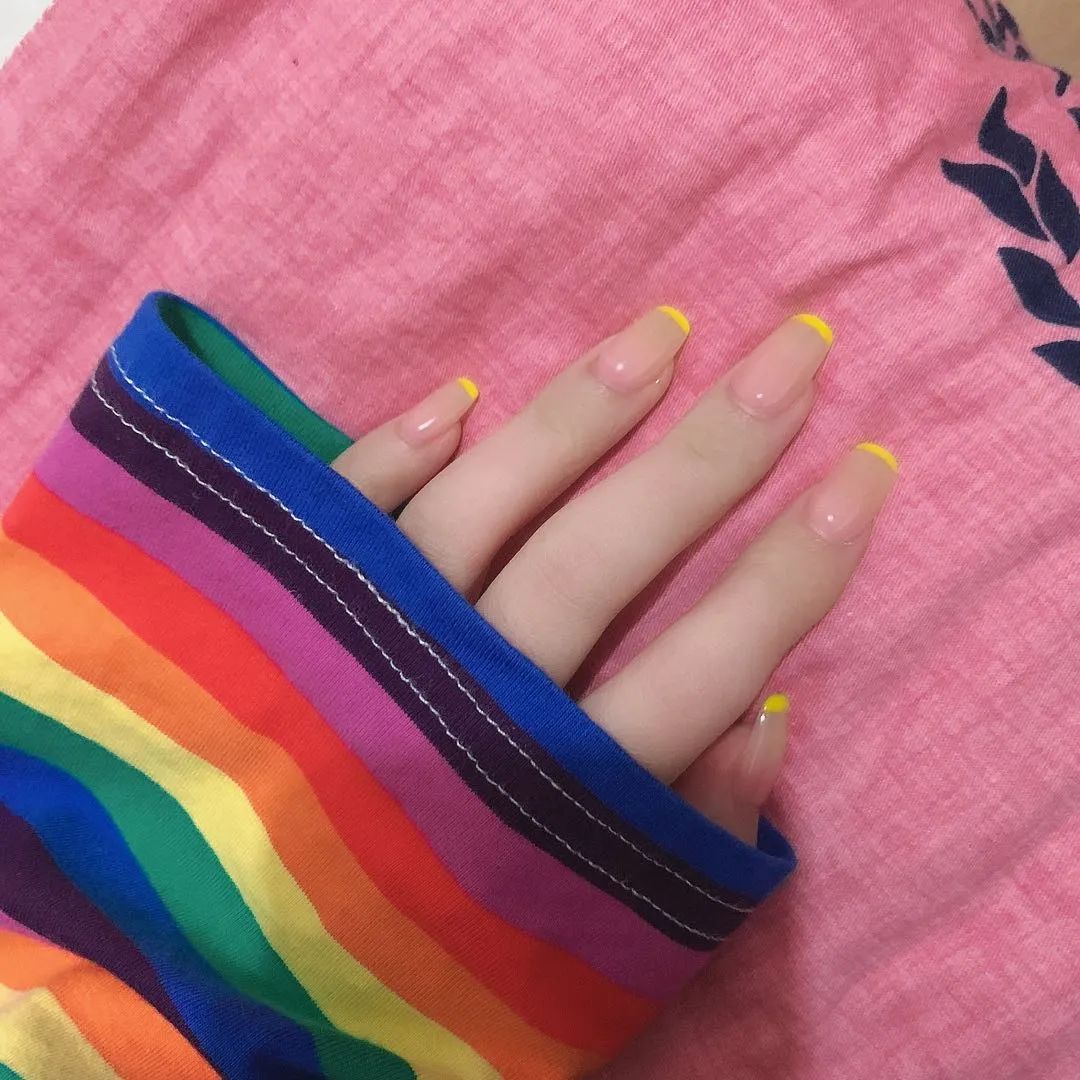 来看看大家最近都做了什么美甲款式