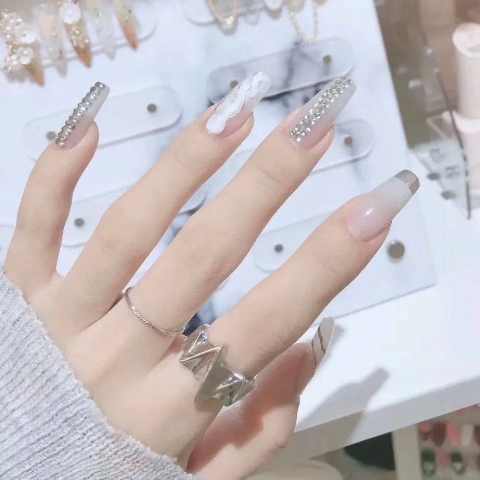 藏不住了！这波高级感美甲太好看