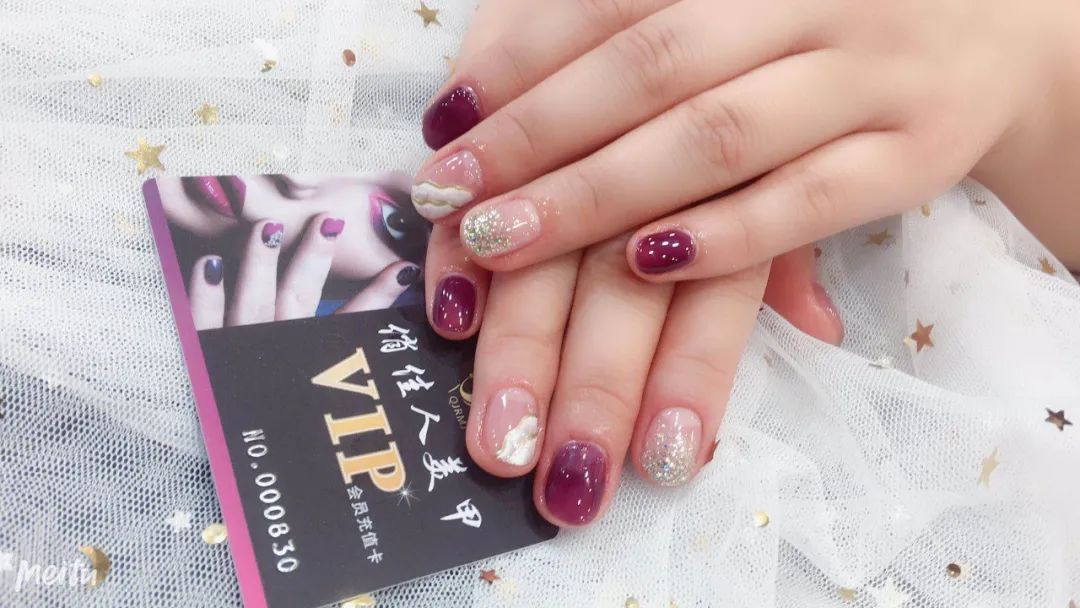 来看看大家最近都做了什么美甲款式