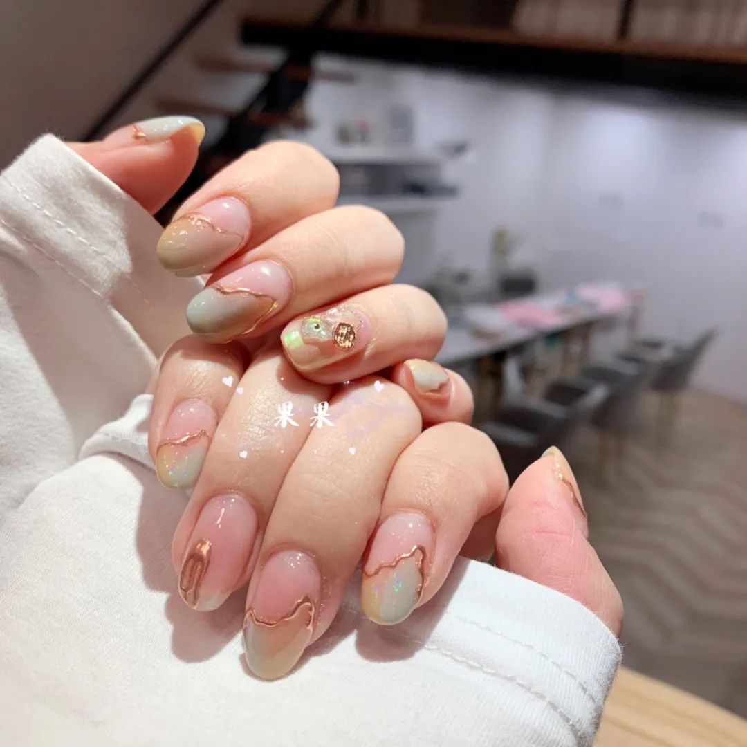藏不住了！这波高级感美甲太好看