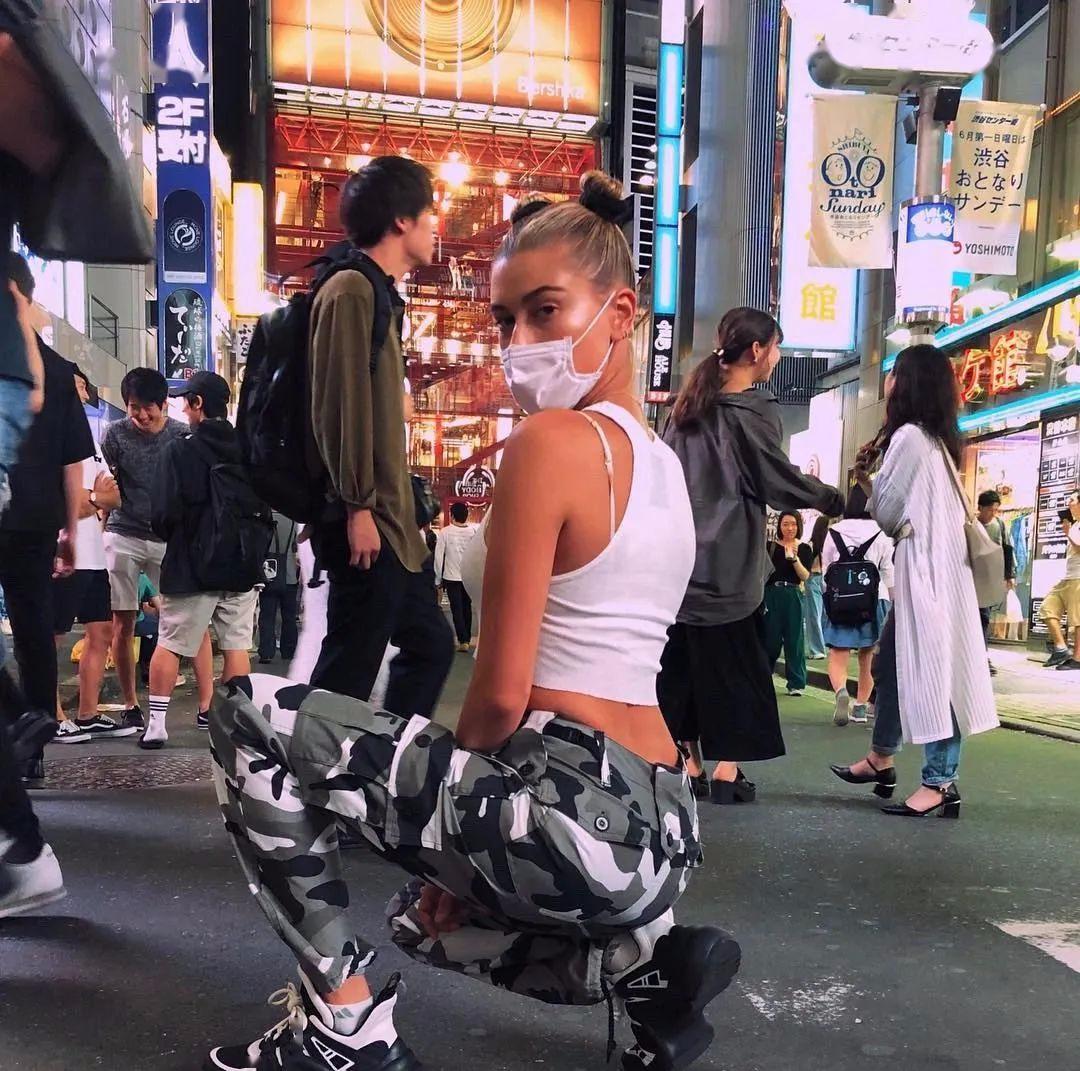 老头背心穿起来，甜辣cool girl 回头率百分百