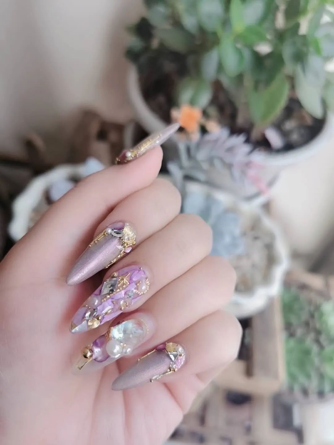 来看看大家最近都做了什么美甲款式